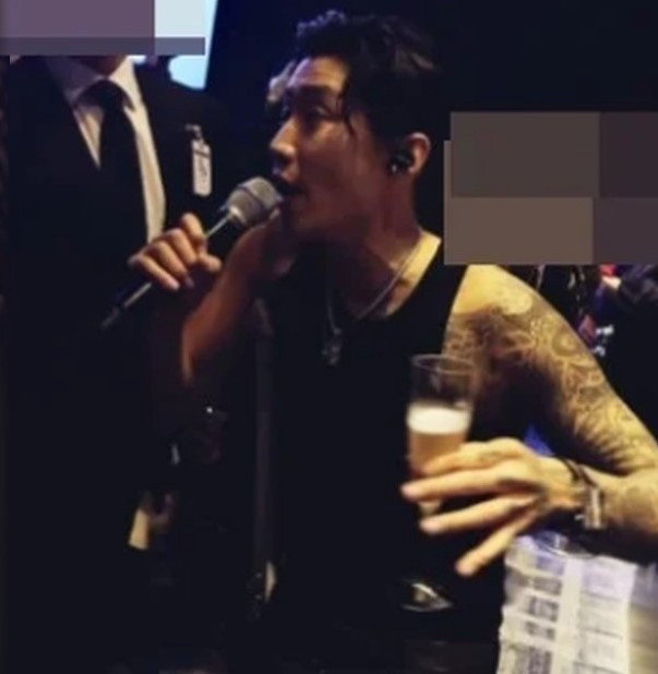박재범, 유방암 캠페인 논란의 중심에 서다